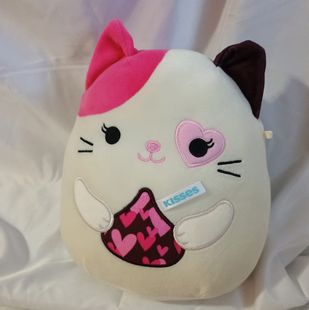 Pyper 8" Hershey's Kiss Valentine's Cat Squishmallow